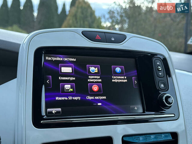 Білий Рено Зое, об'ємом двигуна 0 л та пробігом 43 тис. км за 9995 $, фото 79 на Automoto.ua