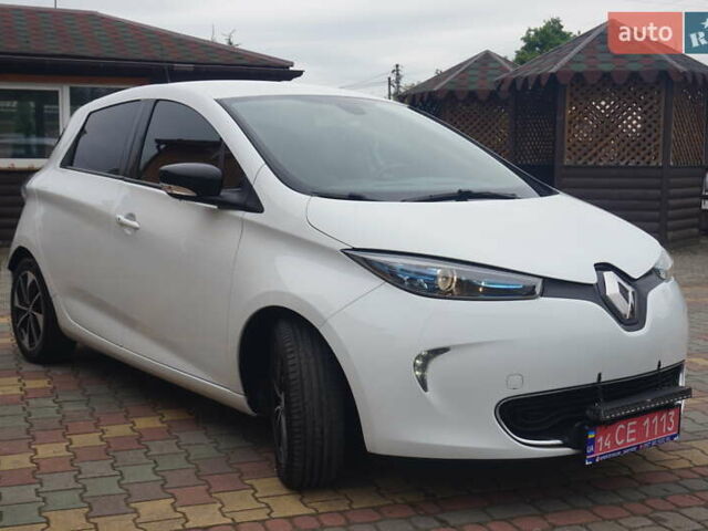 Белый Рено Зое, объемом двигателя 0 л и пробегом 136 тыс. км за 9000 $, фото 4 на Automoto.ua
