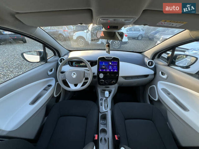 Белый Рено Зое, объемом двигателя 0 л и пробегом 94 тыс. км за 9199 $, фото 19 на Automoto.ua