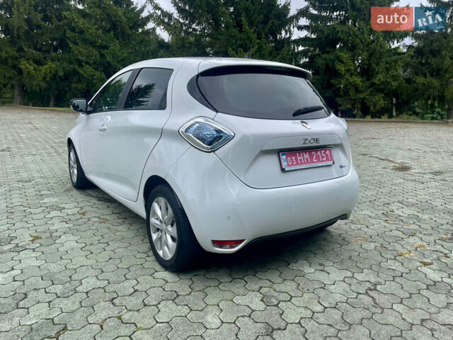 Белый Рено Зое, объемом двигателя 0 л и пробегом 55 тыс. км за 9500 $, фото 5 на Automoto.ua