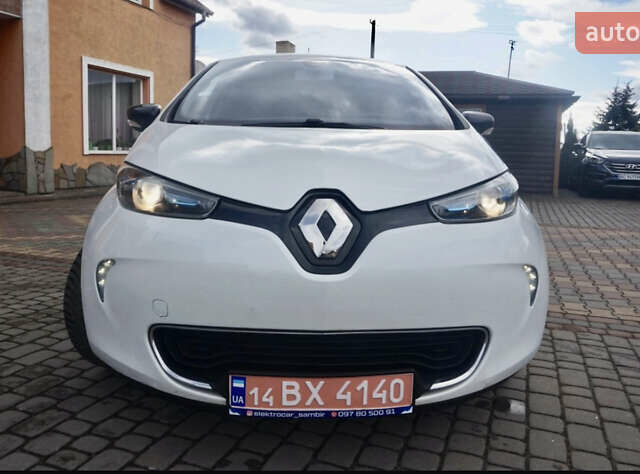 Белый Рено Зое, объемом двигателя 0 л и пробегом 199 тыс. км за 7999 $, фото 32 на Automoto.ua