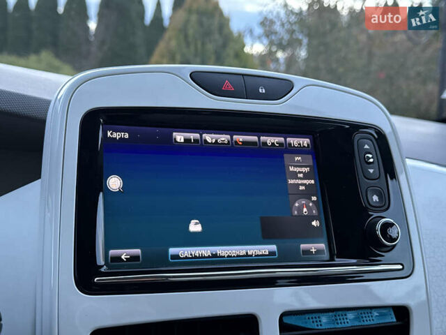 Белый Рено Зое, объемом двигателя 0 л и пробегом 43 тыс. км за 9399 $, фото 80 на Automoto.ua