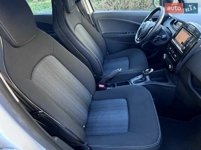 Рено Зое 2017 в Черновцах на Automoto.ua Белый Рено Зое, объемом двигателя 0 л и пробегом 60 тыс. км за 9200 $, фото 15 на Automoto.ua