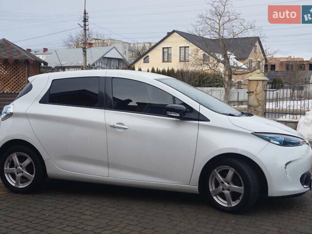 Белый Рено Зое, объемом двигателя 0 л и пробегом 102 тыс. км за 9777 $, фото 5 на Automoto.ua