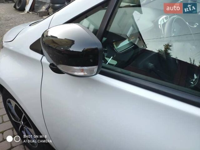 Білий Рено Зое, об'ємом двигуна 0 л та пробігом 65 тис. км за 9350 $, фото 21 на Automoto.ua