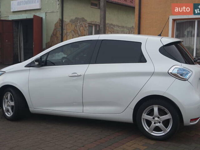 Белый Рено Зое, объемом двигателя 0 л и пробегом 102 тыс. км за 9777 $, фото 11 на Automoto.ua