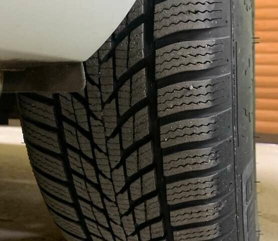 Белый Рено Зое, объемом двигателя 0 л и пробегом 120 тыс. км за 9850 $, фото 57 на Automoto.ua