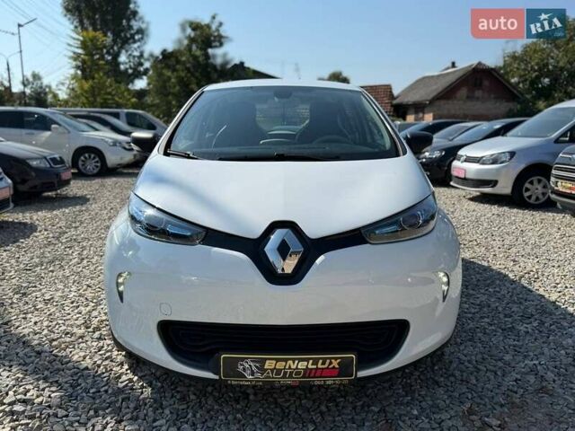 Белый Рено Зое, объемом двигателя 0 л и пробегом 93 тыс. км за 9799 $, фото 1 на Automoto.ua