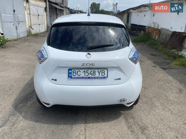 Белый Рено Зое, объемом двигателя 0 л и пробегом 65 тыс. км за 9000 $, фото 4 на Automoto.ua