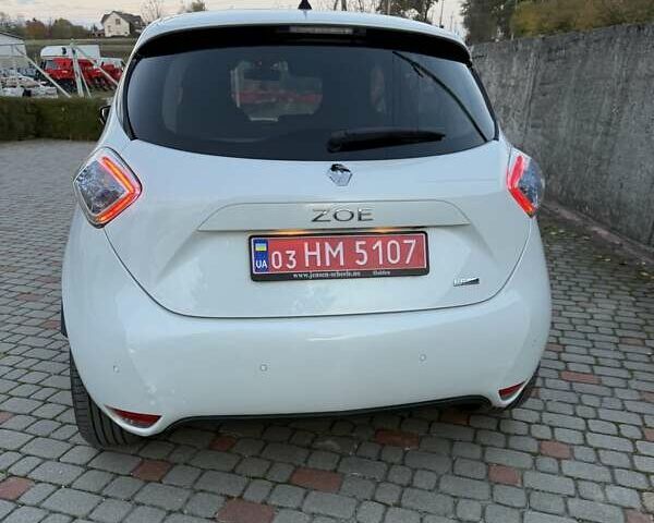 Белый Рено Зое, объемом двигателя 0 л и пробегом 132 тыс. км за 8800 $, фото 6 на Automoto.ua