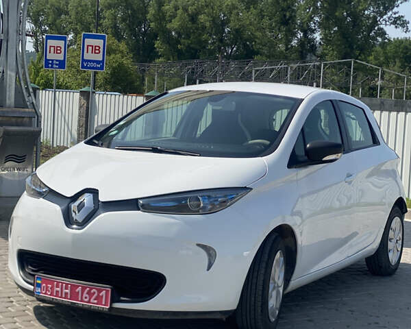 Белый Рено Зое, объемом двигателя 0 л и пробегом 159 тыс. км за 7850 $, фото 5 на Automoto.ua