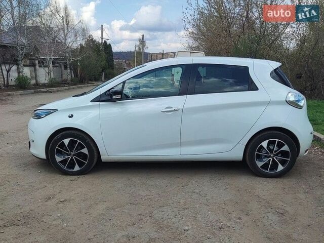 Белый Рено Зое, объемом двигателя 0 л и пробегом 80 тыс. км за 9600 $, фото 2 на Automoto.ua