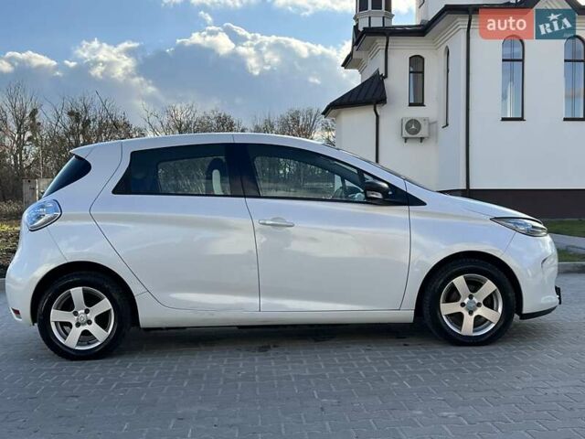 Белый Рено Зое, объемом двигателя 0 л и пробегом 110 тыс. км за 8450 $, фото 11 на Automoto.ua