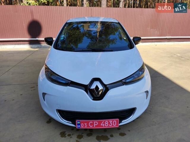 Белый Рено Зое, объемом двигателя 0 л и пробегом 51 тыс. км за 9900 $, фото 12 на Automoto.ua