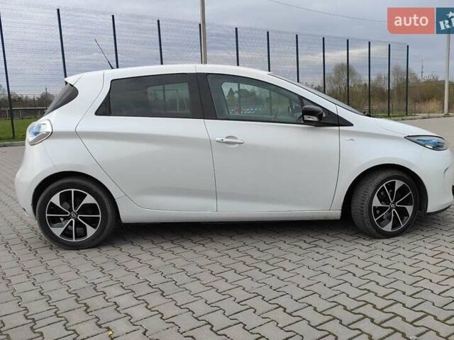 Белый Рено Зое, объемом двигателя 0 л и пробегом 139 тыс. км за 9000 $, фото 13 на Automoto.ua