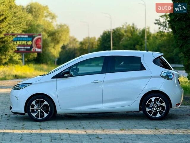 Белый Рено Зое, объемом двигателя 0 л и пробегом 122 тыс. км за 9300 $, фото 60 на Automoto.ua
