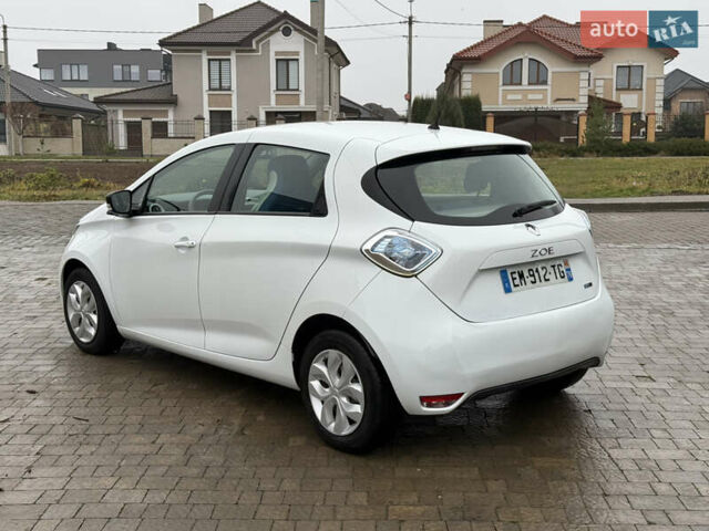 Белый Рено Зое, объемом двигателя 0 л и пробегом 106 тыс. км за 8100 $, фото 5 на Automoto.ua