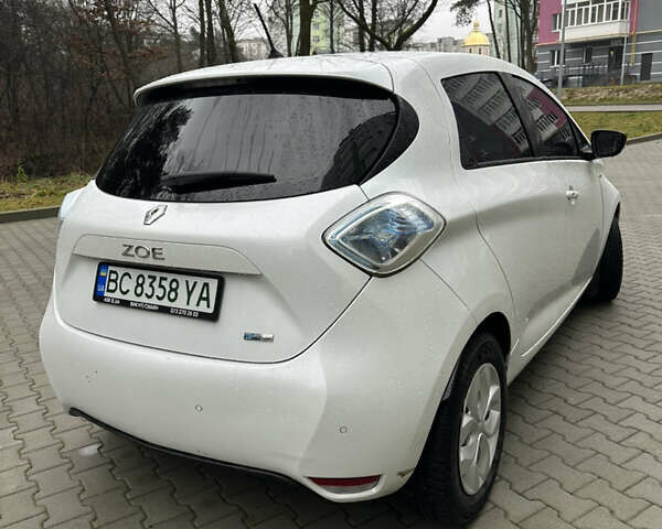 Белый Рено Зое, объемом двигателя 0 л и пробегом 131 тыс. км за 9650 $, фото 8 на Automoto.ua
