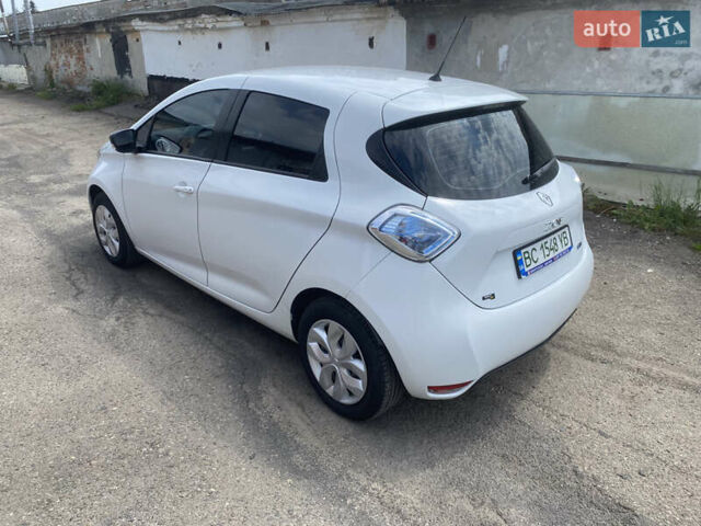 Белый Рено Зое, объемом двигателя 0 л и пробегом 65 тыс. км за 9000 $, фото 3 на Automoto.ua