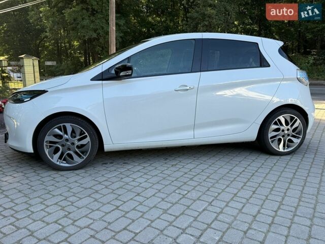 Белый Рено Зое, объемом двигателя 0 л и пробегом 130 тыс. км за 10499 $, фото 3 на Automoto.ua