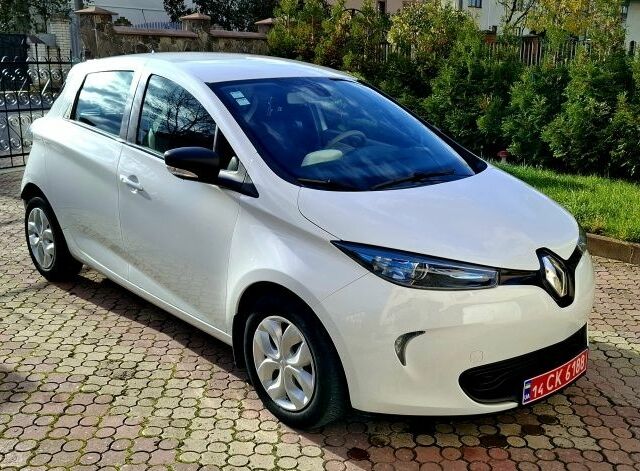 Белый Рено Зое, объемом двигателя 0 л и пробегом 101 тыс. км за 8850 $, фото 1 на Automoto.ua