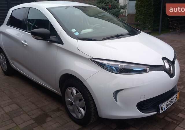 Білий Рено Зое, об'ємом двигуна 0 л та пробігом 113 тис. км за 9600 $, фото 18 на Automoto.ua