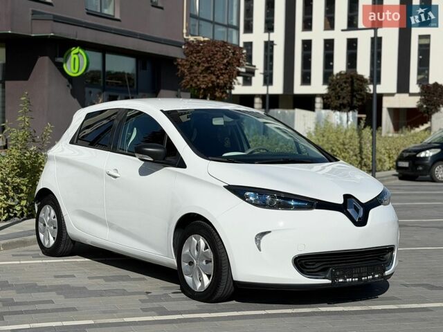 Белый Рено Зое, объемом двигателя 0 л и пробегом 83 тыс. км за 8200 $, фото 2 на Automoto.ua