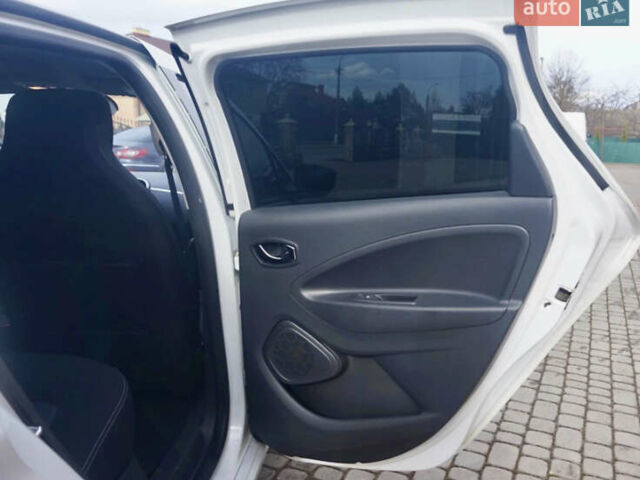 Білий Рено Зое, об'ємом двигуна 0 л та пробігом 199 тис. км за 7999 $, фото 18 на Automoto.ua