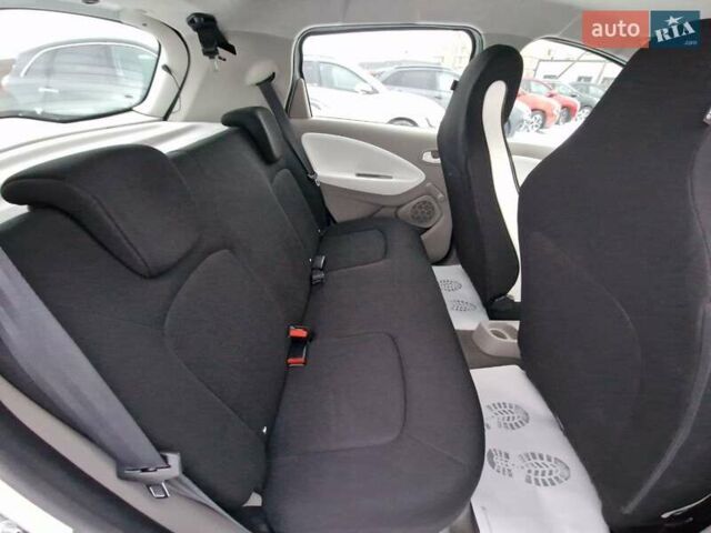 Білий Рено Зое, об'ємом двигуна 0 л та пробігом 33 тис. км за 9900 $, фото 35 на Automoto.ua