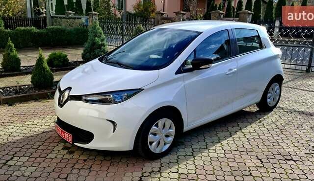 Белый Рено Зое, объемом двигателя 0 л и пробегом 101 тыс. км за 8850 $, фото 1 на Automoto.ua