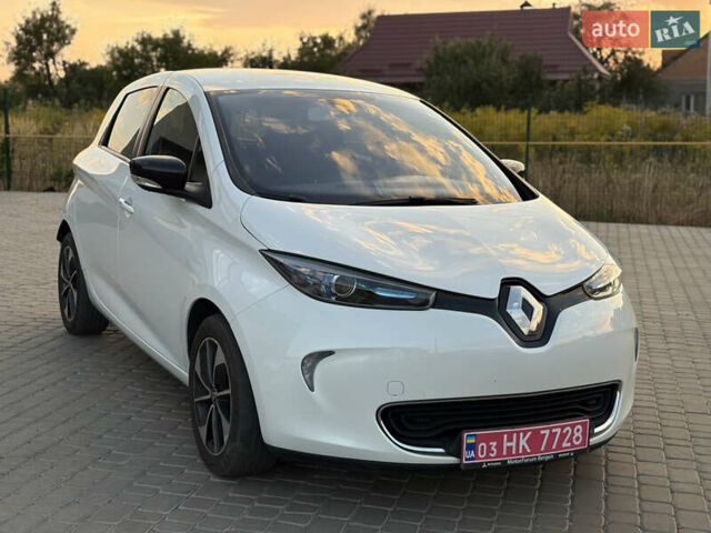 Белый Рено Зое, объемом двигателя 0 л и пробегом 128 тыс. км за 8500 $, фото 1 на Automoto.ua