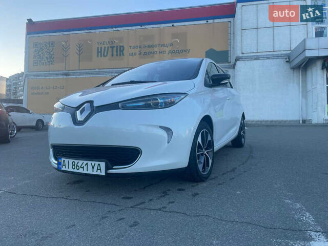 Белый Рено Зое, объемом двигателя 0 л и пробегом 200 тыс. км за 8998 $, фото 12 на Automoto.ua