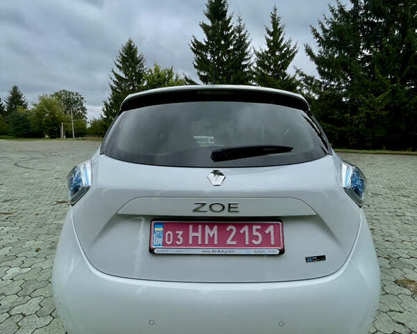 Белый Рено Зое, объемом двигателя 0 л и пробегом 55 тыс. км за 9500 $, фото 16 на Automoto.ua