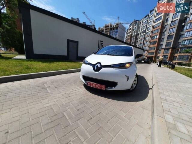 Белый Рено Зое, объемом двигателя 0 л и пробегом 121 тыс. км за 8900 $, фото 1 на Automoto.ua