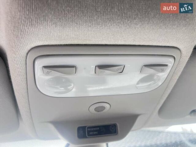 Білий Рено Зое, об'ємом двигуна 0 л та пробігом 113 тис. км за 9600 $, фото 21 на Automoto.ua