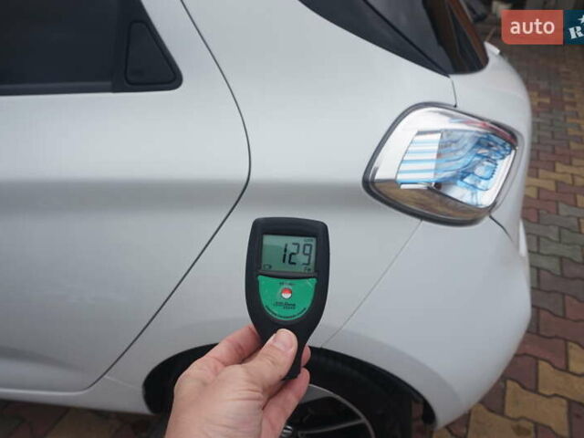 Белый Рено Зое, объемом двигателя 0 л и пробегом 136 тыс. км за 9000 $, фото 67 на Automoto.ua
