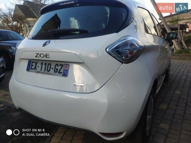 Білий Рено Зое, об'ємом двигуна 0 л та пробігом 87 тис. км за 8799 $, фото 17 на Automoto.ua