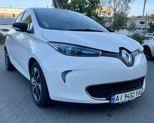 Білий Рено Зое, об'ємом двигуна 0 л та пробігом 86 тис. км за 9500 $, фото 5 на Automoto.ua
