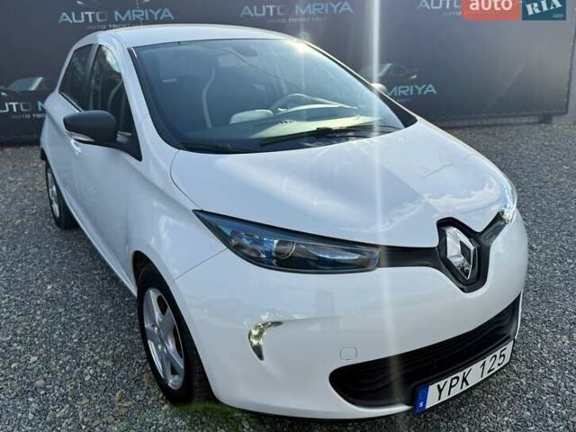 Белый Рено Зое, объемом двигателя 0 л и пробегом 35 тыс. км за 8800 $, фото 1 на Automoto.ua