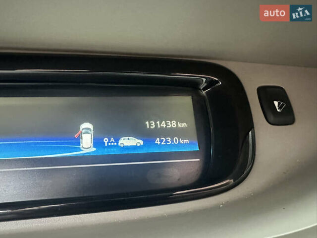 Белый Рено Зое, объемом двигателя 0 л и пробегом 131 тыс. км за 9650 $, фото 16 на Automoto.ua
