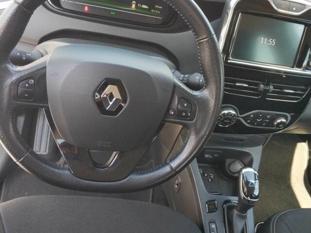 Білий Рено Зое, об'ємом двигуна 0 л та пробігом 108 тис. км за 9500 $, фото 4 на Automoto.ua