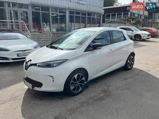 Белый Рено Зое, объемом двигателя 0 л и пробегом 90 тыс. км за 9700 $, фото 3 на Automoto.ua