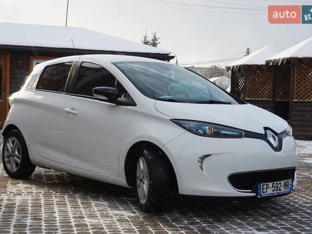 Белый Рено Зое, объемом двигателя 0 л и пробегом 26 тыс. км за 9555 $, фото 3 на Automoto.ua