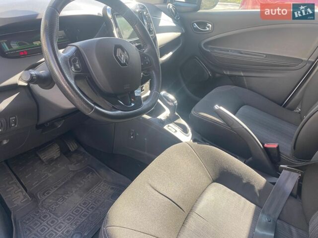Білий Рено Зое, об'ємом двигуна 0 л та пробігом 131 тис. км за 9800 $, фото 21 на Automoto.ua