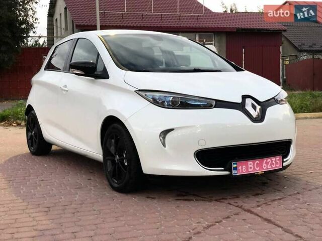 Білий Рено Зое, об'ємом двигуна 0 л та пробігом 120 тис. км за 8900 $, фото 4 на Automoto.ua