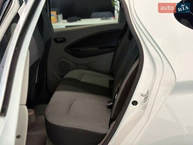 Білий Рено Зое, об'ємом двигуна 0 л та пробігом 121 тис. км за 7300 $, фото 11 на Automoto.ua