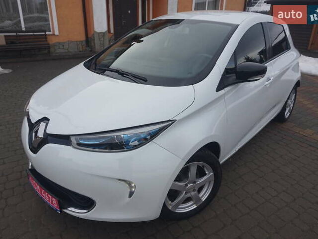Белый Рено Зое, объемом двигателя 0 л и пробегом 102 тыс. км за 9777 $, фото 12 на Automoto.ua