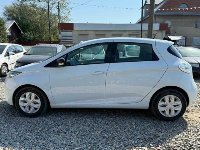 Белый Рено Зое, объемом двигателя 0 л и пробегом 93 тыс. км за 9799 $, фото 4 на Automoto.ua