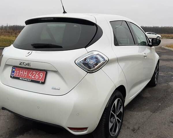 Білий Рено Зое, об'ємом двигуна 0 л та пробігом 123 тис. км за 9650 $, фото 5 на Automoto.ua