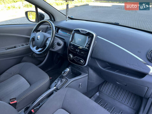 Білий Рено Зое, об'ємом двигуна 0 л та пробігом 135 тис. км за 8800 $, фото 22 на Automoto.ua
